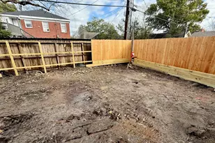 1634 Castle Ct, Houston, TX 77006 - Photo 4