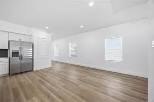 801 E 32nd 1/2 St, Houston, TX 77022 - Photo 6