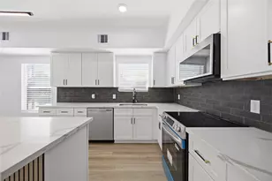 801 E 32nd 1/2 St, Houston, TX 77022 - Photo 14