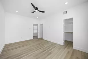 801 E 32nd 1/2 St, Houston, TX 77022 - Photo 22