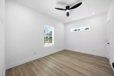 801 E 32nd 1/2 Street, Houston, TX 77022 - Photo 18