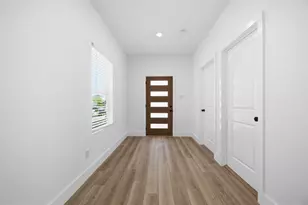 801 E 32nd 1/2 St, Houston, TX 77022 - Photo 4