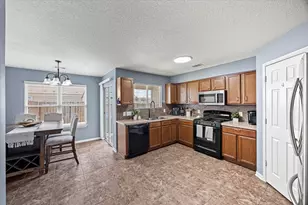 5623 Cinnamon Lake Dr, Baytown, TX 77521 - Photo 6
