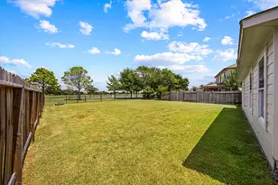5623 Cinnamon Lake Dr, Baytown, TX 77521 - Photo 16