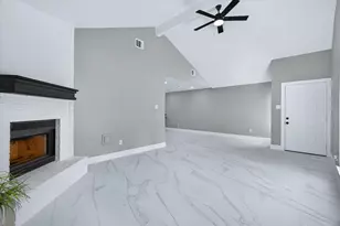 23 Summer Crest Cir, The Woodlands, TX 77381 - Photo 6