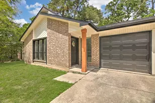 23 Summer Crest Cir, The Woodlands, TX 77381 - Photo 2