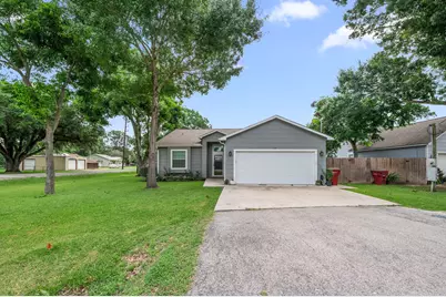 118 N Urbanec Street, East Bernard, TX 77435 - Photo 2