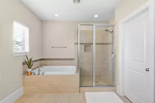 1415 Devonshire Manor Ln, Houston, TX 77055 - Photo 32