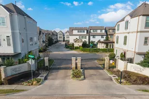 1415 Devonshire Manor Ln, Houston, TX 77055 - Photo 1