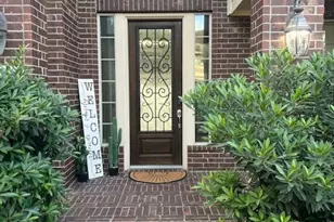 5402 Silver Sage Ln, Rosharon, TX 77583 - Photo 2