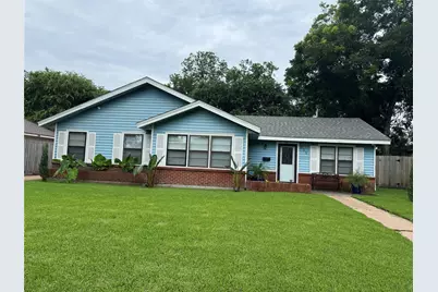 509 23rd Avenue N, Texas City, TX 77590 - Photo 1