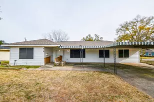 919 Forest Oaks Dr, Houston, TX 77017 - Photo 2