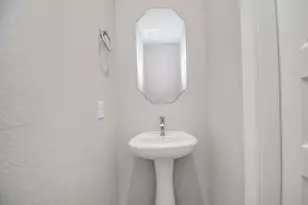 18542 Athena Flower Dr, Fresno, TX 77545 - Photo 4