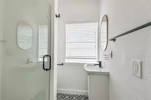 415 Fairview Ave, Houston, TX 77006 - Photo 6