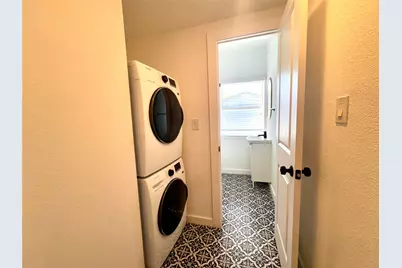 415 Fairview Avenue #4, Houston, TX 77006 - Photo 8