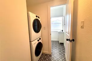 415 Fairview Ave, Houston, TX 77006 - Photo 8