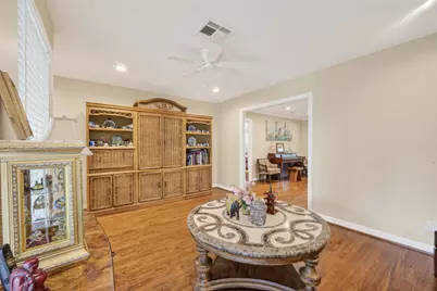 11230 Huggins Drive, Houston, TX 77035 - Photo 8