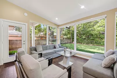 11230 Huggins Drive, Houston, TX 77035 - Photo 20