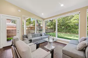 11230 Huggins Dr, Houston, TX 77035 - Photo 20