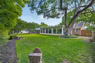 11230 Huggins Dr, Houston, TX 77035 - Photo 46
