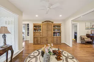11230 Huggins Dr, Houston, TX 77035 - Photo 16