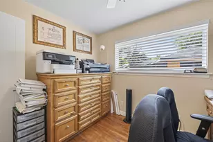 11230 Huggins Dr, Houston, TX 77035 - Photo 36