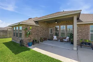 9218 Regan Wy, Mont Belvieu, TX 77523 - Photo 32