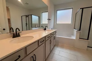 7823 Jade Crst Dr, Angleton, TX 77515 - Photo 18