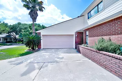 10318 Piping Rock Lane, Houston, TX 77042 - Photo 2