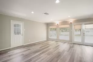 5918 Par Four Dr, Houston, TX 77088 - Photo 14