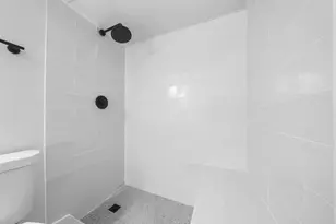 353 N Post Oak Ln, Houston, TX 77024 - Photo 20