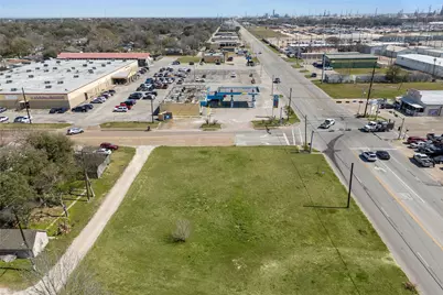 2106 Texas Avenue, Texas City, TX 77590 - Photo 2