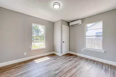 6715 Victoria Street, Houston, TX 77020 - Photo 10