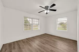 506 Edgebrook Dr, Houston, TX 77034 - Photo 12