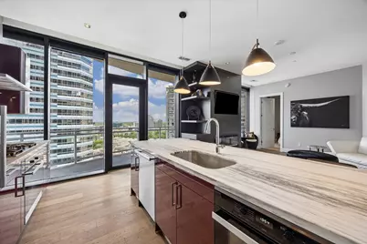 1409 Post Oak Boulevard #1803, Houston, TX 77056 - Photo 14