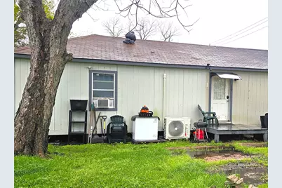 1106 S Airhart Drive, Baytown, TX 77520 - Photo 4