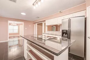 902 Ashford Parkway Pkwy, Houston, TX 77077 - Photo 12