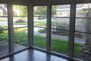 4629 Cedar Oaks Ln, Bellaire, TX 77401 - Photo 8