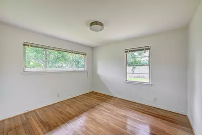 9771 Westview Drive, Houston, TX 77055 - Photo 14