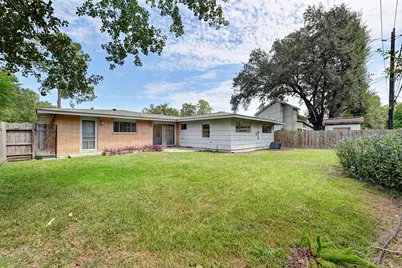 9771 Westview Drive, Houston, TX 77055 - Photo 18