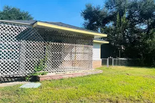 7328 Bauman Rd, Houston, TX 77022 - Photo 2