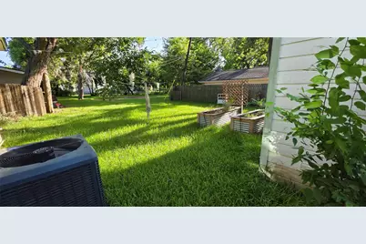 202 Azalea Street, Lake Jackson, TX 77566 - Photo 10