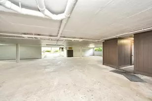 330 Litchfield Ln, Houston, TX 77024 - Photo 36
