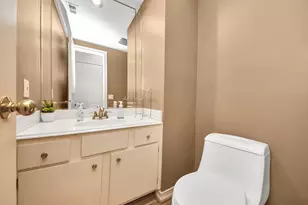330 Litchfield Ln, Houston, TX 77024 - Photo 24