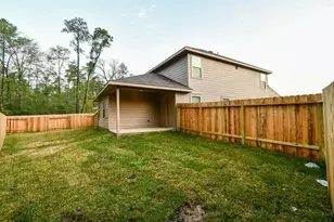 433 N Meadows Dr, Willis, TX 77378 - Photo 2