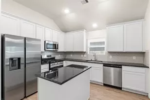 8415 Red Shiner Wy, Fulshear, TX 77441 - Photo 6