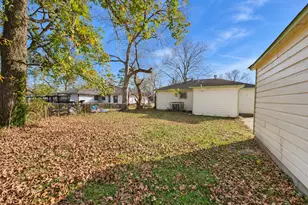 7937 Oak Knoll Ln, Houston, TX 77028 - Photo 12
