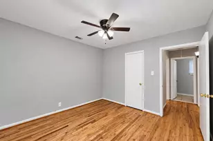 7937 Oak Knoll Ln, Houston, TX 77028 - Photo 10