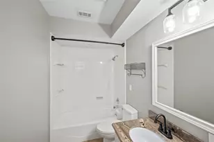 7493 Brompton St, Houston, TX 77025 - Photo 34
