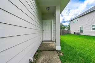 349 Brandy Ridge Ln, League City, TX 77539 - Photo 4